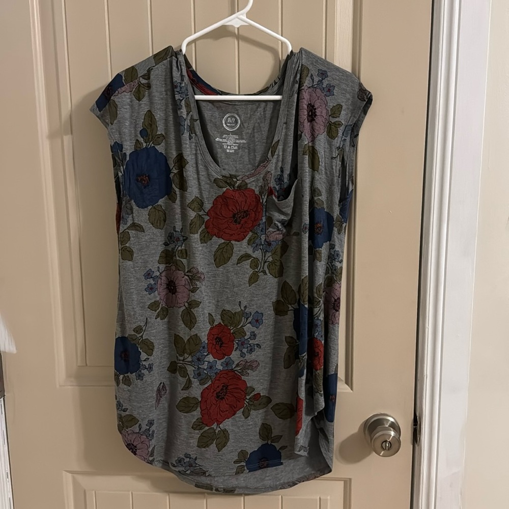 Like new grey with red and blue and purple flowers
